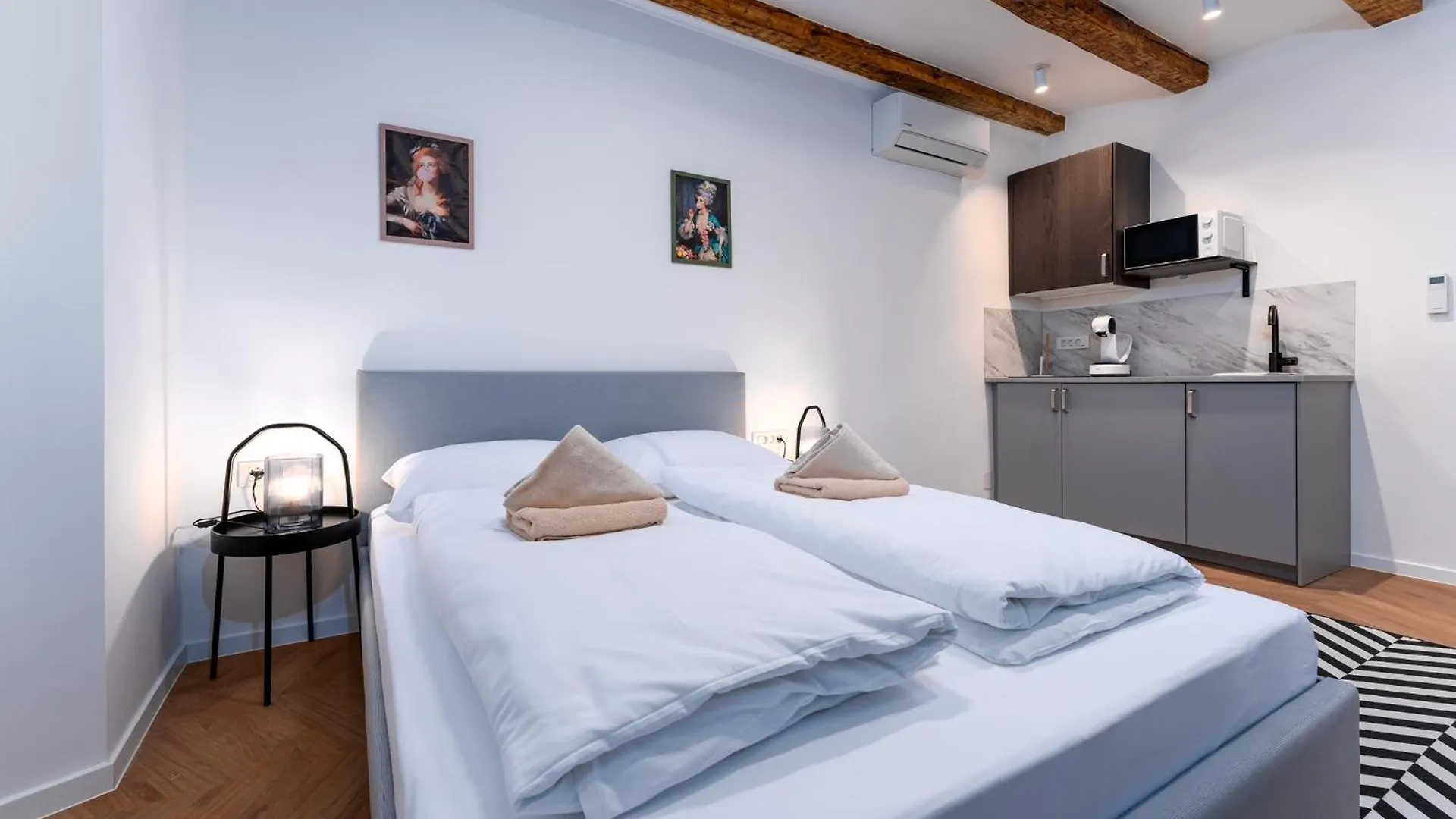 Corso Apartments リエカ